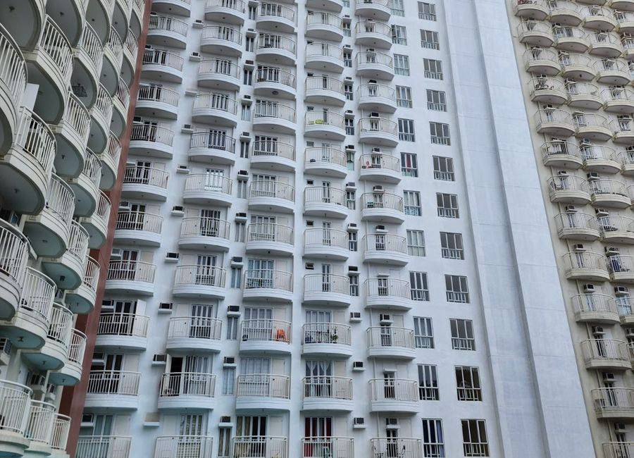 1 Bedroom Condo Unit in Tagaytay Prime Residences Overlooking Taal Lake for Sale!