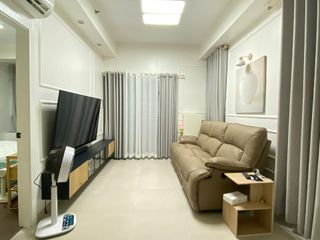 CRESCENT PARK RESIDENCES: 2BR For Sale, 81.2 sqm, Newly renovated! furnished, 1 parking, P19.5M