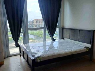 Bayshore Residential -- Fully Furnsihed 3BR Penthouse Unit with Balconies and Parking Space / Facing Amenity Pool