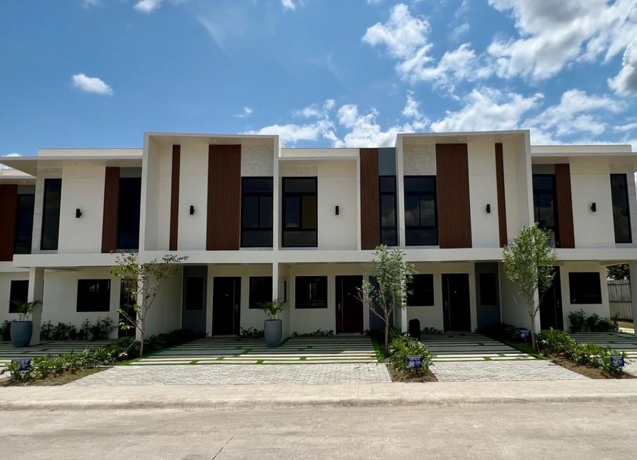 Modern design townhouses by SMDC in Mabalacat Pampanga