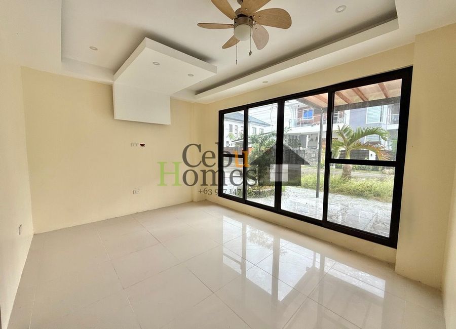 Unfurnished 4 Bedroom House in Mactan Tropics for Sale