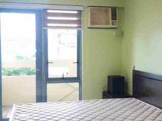 Studio unit Furnish with Balcony