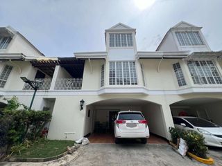 Beverly Glen Townhomes 5BR Townhouse 240sqm 3-level 3-car Maids Lahug