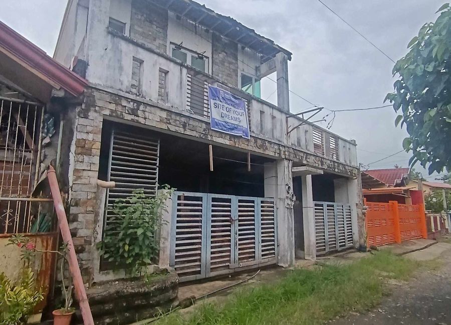 FOR SALE - HOUSE AND LOT AT LUCENA
