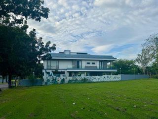 5 bedroom house Manila Southwoods Golf and Country Club