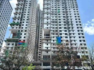 Suntrust Amadea commercial space along quezon Avenue for sale