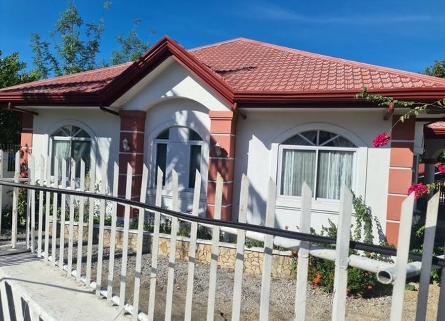 House 15 mins from beach