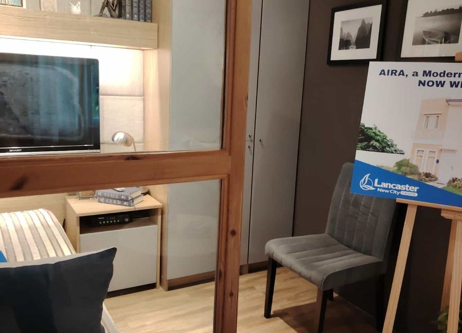 300k DISCOUNT SIngle Attached 3 bedroom house with Balcony