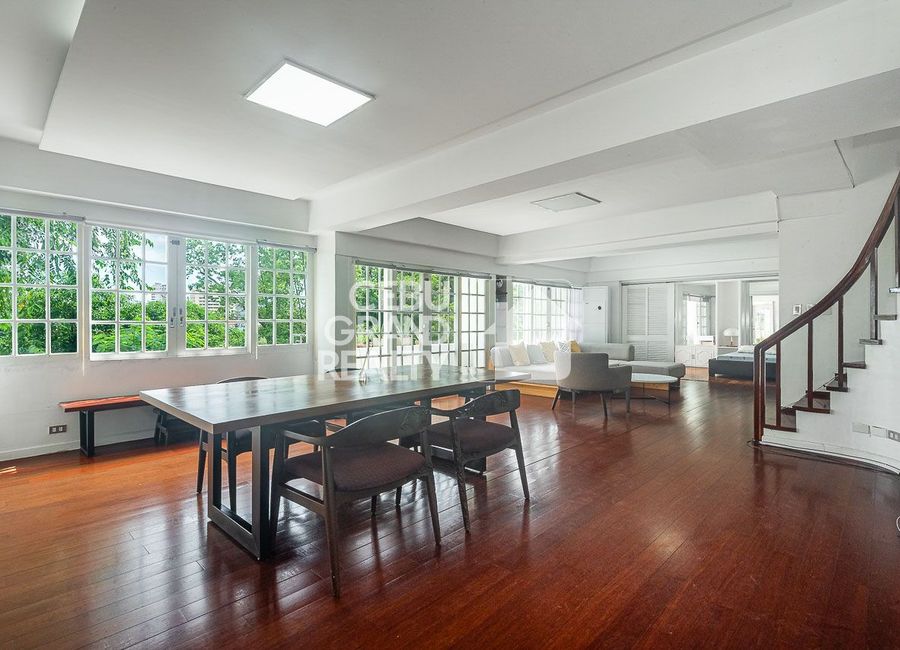 Luxury Golf Course Penthouse Condos With Golf Cart Reference: Expansive Penthouse Oasis With Unrivaled Golf Course Views