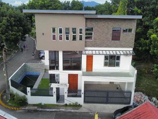 5 Bedroom House and Lot with pool for Sale in Metrogate Subd. Angeles City