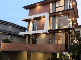 FOR RENT 3 Storey McKinley Hill Village House in BGC