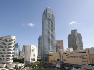 Parking Slot FOR LEASE near Elevator at St. Francis Shangri-La, Mandaluyong City
