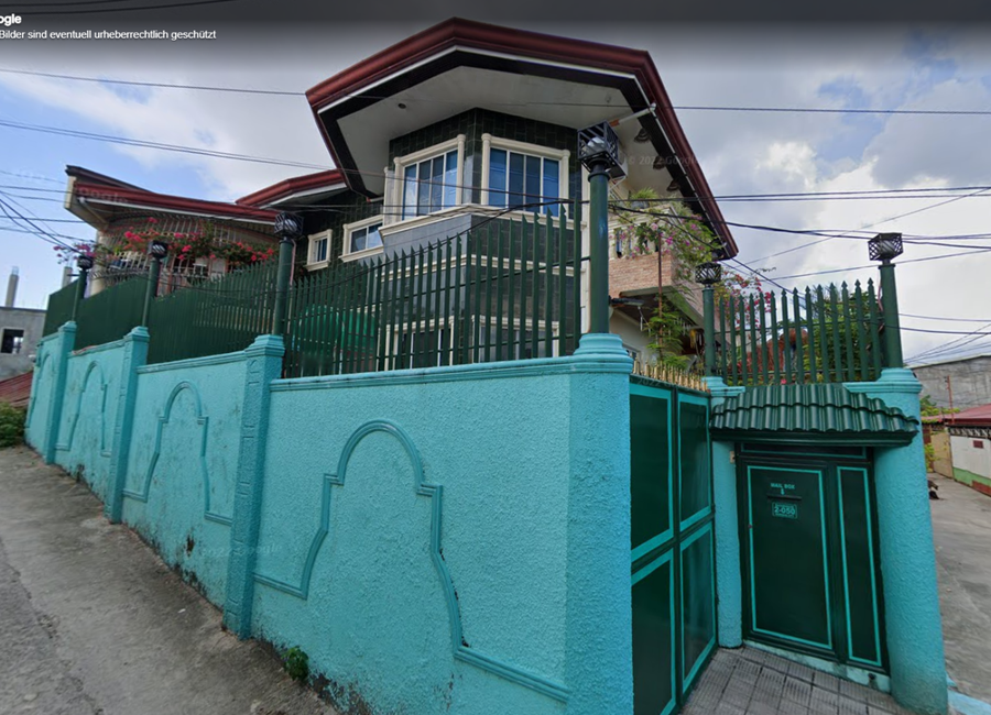 HOUSE & LOT FOR SALE!