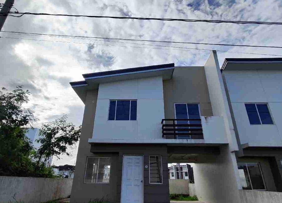 2 bedrooms 1 toilet and bath Ready for occupancy in Dasmariñas near Metro Manila