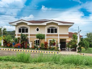 Elegant Fully Furnished House and Lot in Splendido Taal