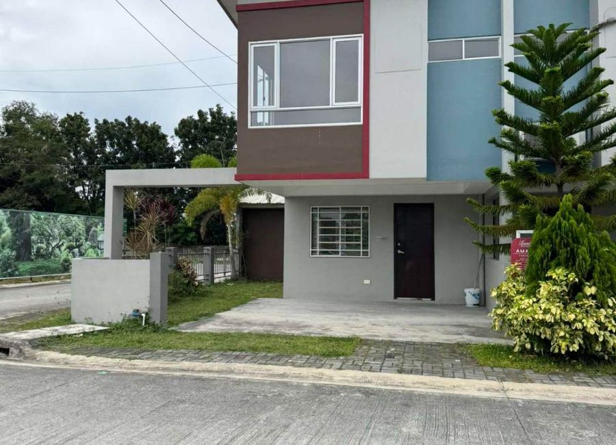 3-Bedroom Townhouse Complete Turnover Pre-selling or Ready for Occupancy near Vermosa and DaangHari