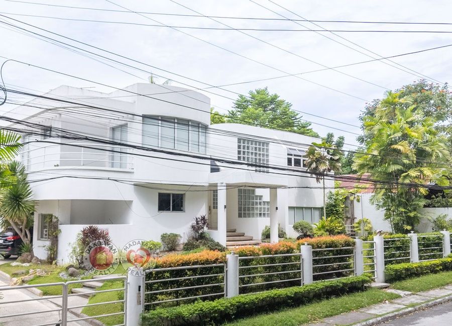 Modern Luxury House and Lot For Sale in Ladislawa Garden Village