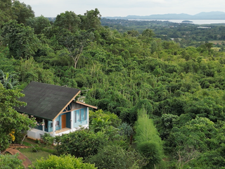 House and Lot For Sale – Mountain and Ocean View