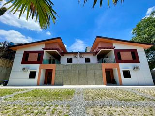 RUSH!! FOR SALE OR LEASE NEWLY BUILT POOL VILLAS IN ANGELES CITY NEAR CLARK AND FIELDS AVENUE