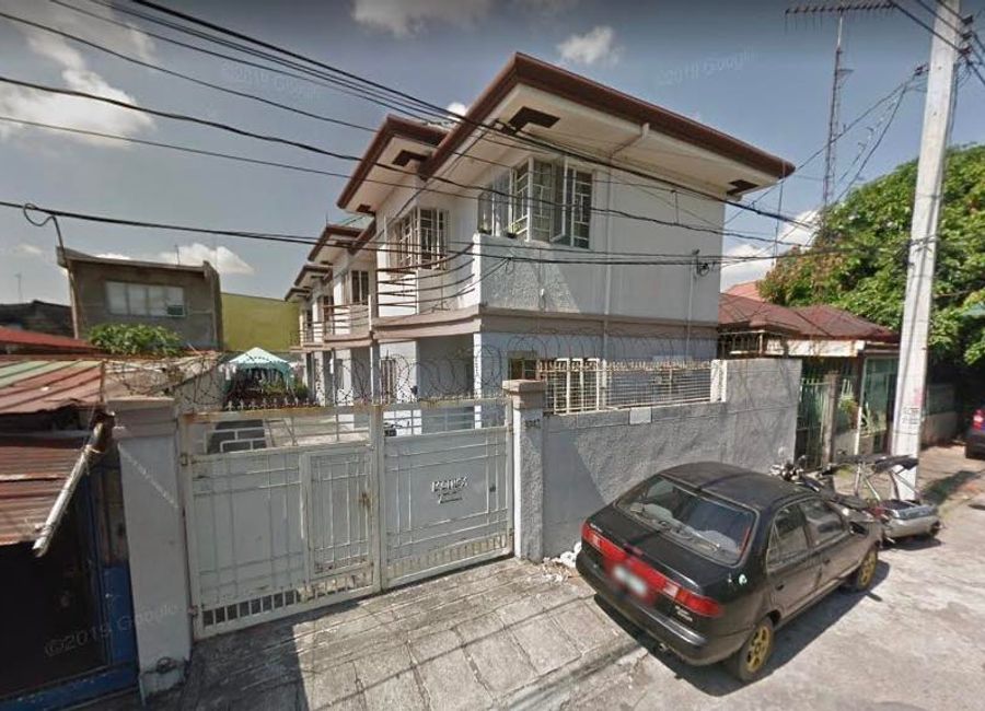 FOR SALE APARTMENT IN ANGELES CITY NEAR HOLY ANGEL UNIVERSITY, ANGELES UNIVERSITY FOUNDATION AND PNR STATION