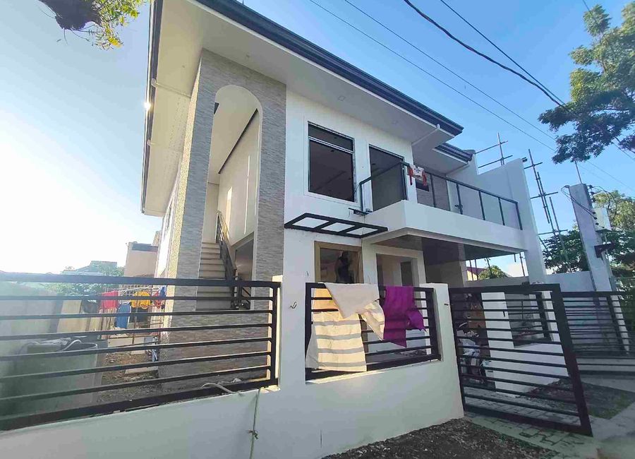 new House and lot in Cebu. corona Del Mar Subdivision