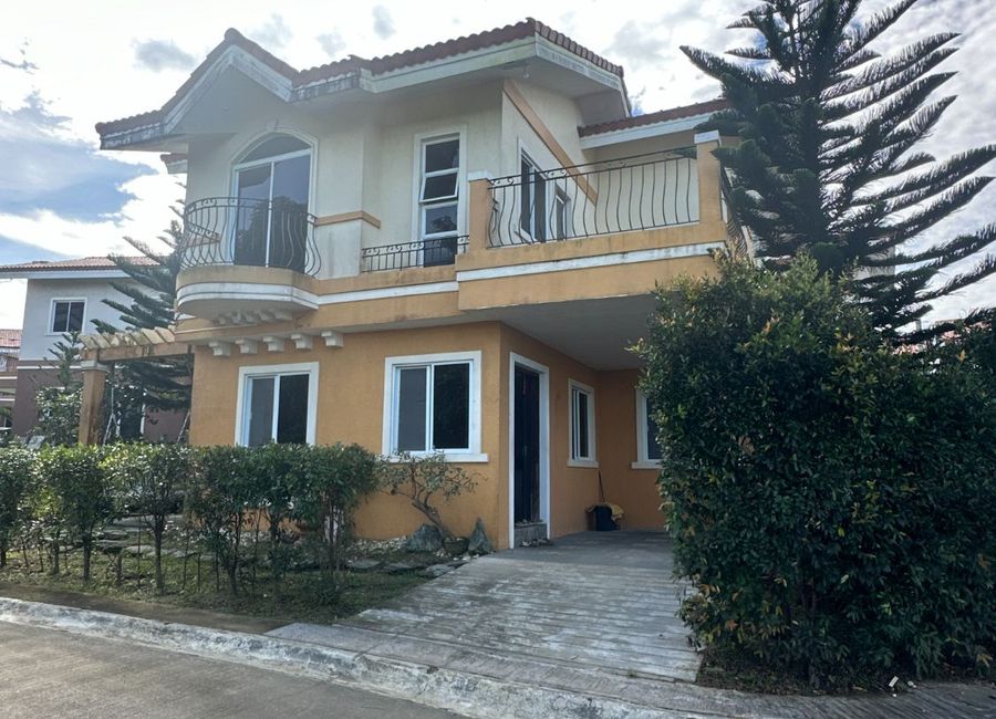 4 Bedroom - 2 Storey House near Tagaytay & Nuvali for Sale
