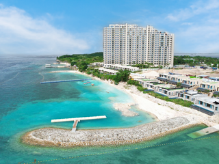 The Pinnacle of Coastal Luxury: Exclusive Penthouse Suite