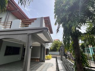 For Sale!!! 6 Bedroom House & Lot in Doña Rosario Village, Mandaue City