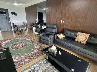 1 Bedroom Condo unit with Parking in Marquee Residences for Sale!