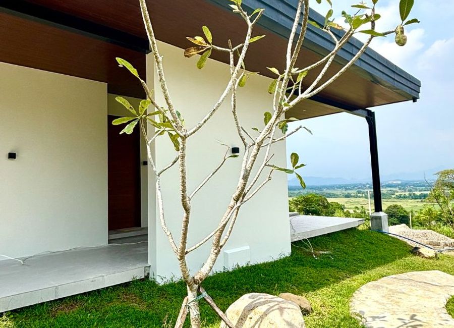 For Sale 2 Bedroom Fully Furnished San Diego Rolling Hills Lian Batangas beach house for sale