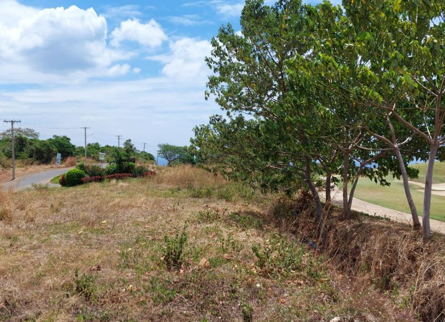 Australia-PH Couple Deal: 275sqm Fairway Lot | Tandatangan Golf Residences, Camaya Coast – ₱4.9M NET + FREE Title!