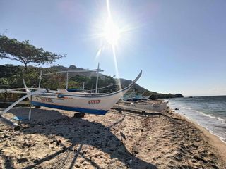 BEACHFRONT PROPERTY FOR SALE IN CALATAGAN, BATANGAS! ✨🌊🏖️
📍 Brgy. Hukay, Calatagan