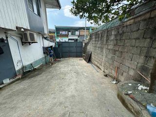 FOR SALE/LEASE - Old house with vacant lot in San Francisco Del Monte, Quezon City