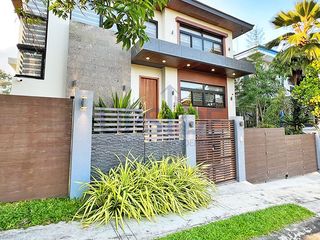 4-BR Brand New Modern Contemporary House in Ayala Westgrove Heights near the Sports Center