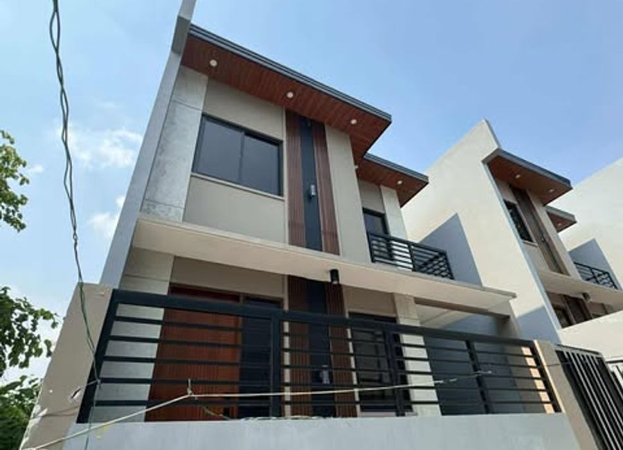 Practical & Stylish Home in a Prime Amparo Location - Gio