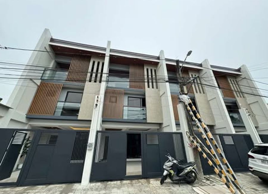 Elegant 3-Storey Townhouse with 2-Car Port in Northview - Gio