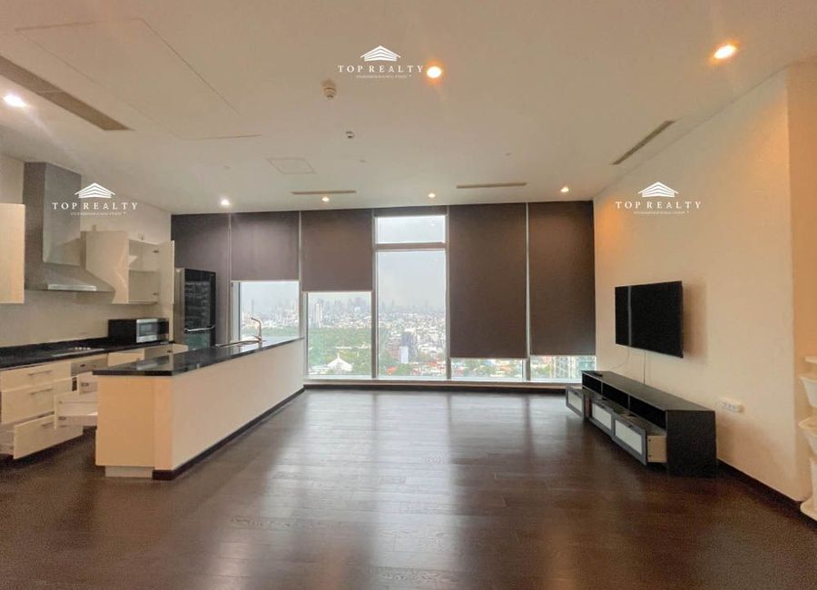 RUSH SALE! 1BR Condo Unit for Sale at Trump Tower in Makati City