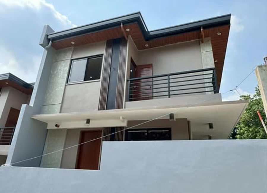 Modern Family Home with Balcony & Garage – Caloocan City - Gio