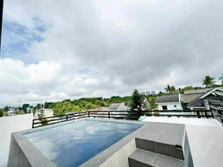 House and Lot with POOL at Tagaytay Forbes Residences for SALE! 6BR, 147 sqm at 10M