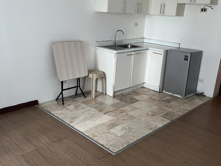 Studio Unit with Parking FOR LEASE in Burgundy McKinley Place, Parañaque