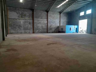 739 SQM HIGH CEILING WAREHOUSE W/ OFFICE FOR LEASE. P350/SQM. DIRECT CLIENTS ONLY.