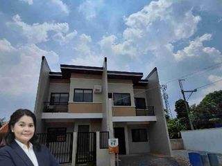 HOUS AND LOT PRE-SELLING
