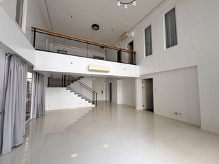 For Rent: 3BR Penthouse Loft Unit at Oak Harbor Residences, Asiaworld City, Paranaque