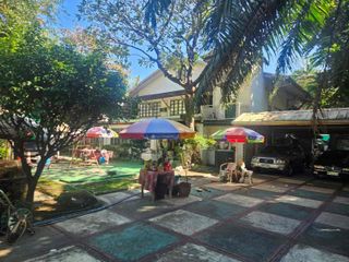 For Sale: Big Lot with Pool and Old House