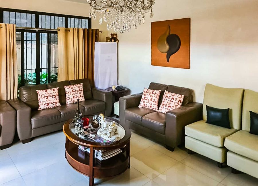 5 Bedrooms House for Sale in Minglanilla