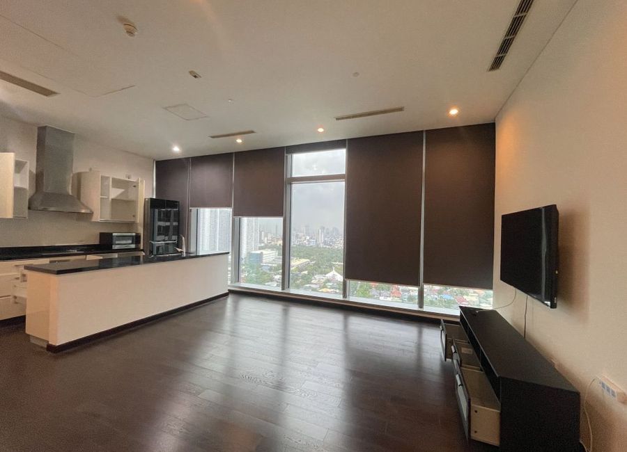 Spacious Exclusive 1 Bedroom in TRUMP TOWER MAKATI - Below Market Value for SALE