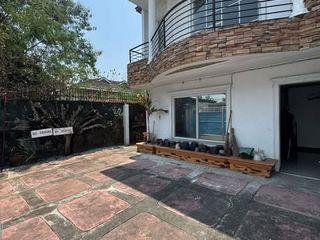 House and Lot For Rent at West Triangle Quezon City