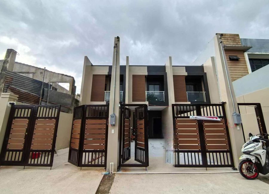 Brand new 4 Bedroom Triplex House and lot for Sale in Rancho Marikina Flood Free