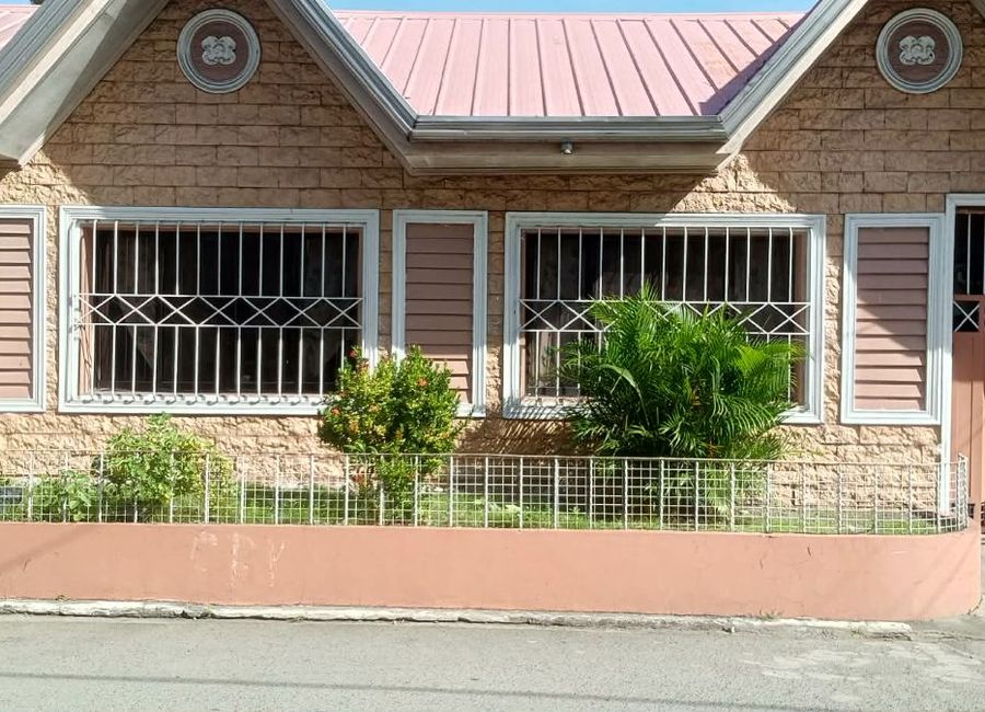 Rush Sale: House and Lot in Queens Row Central, Brgy. Molino, Bacoor, Cavite