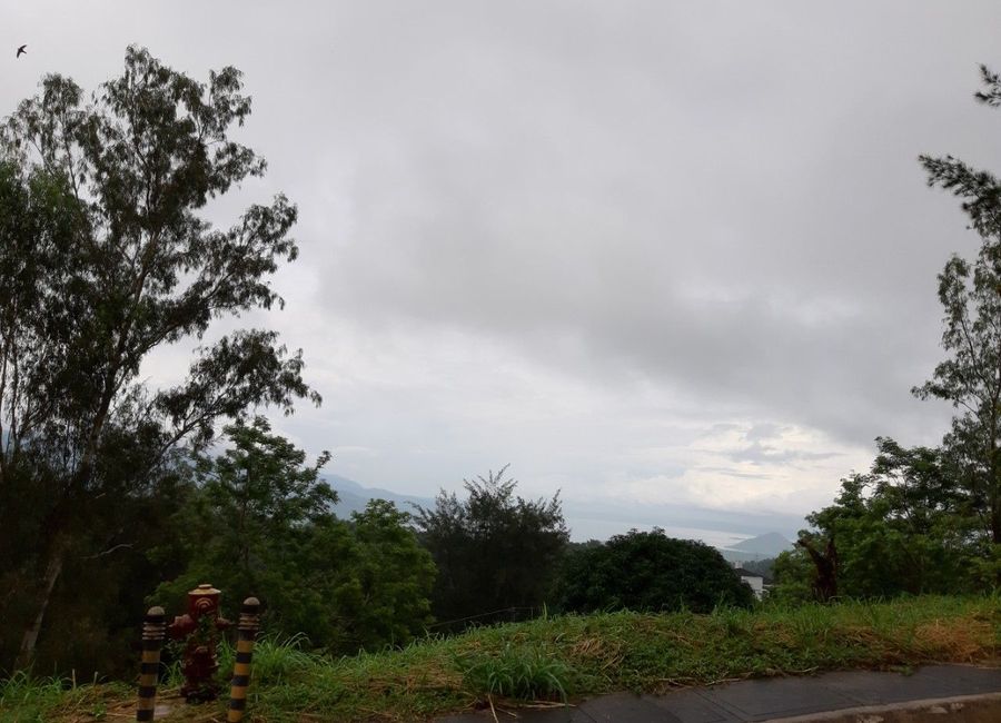 FOR SALE: CANYON WOODS /GEORGETOWN PRIME LOT OVERLOOKING TAAL LAKE